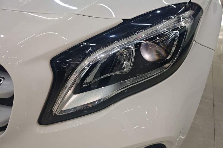 Used Mercedes-Benz GLA 2018 GLA 200 Fashion Model Left Front Headlight