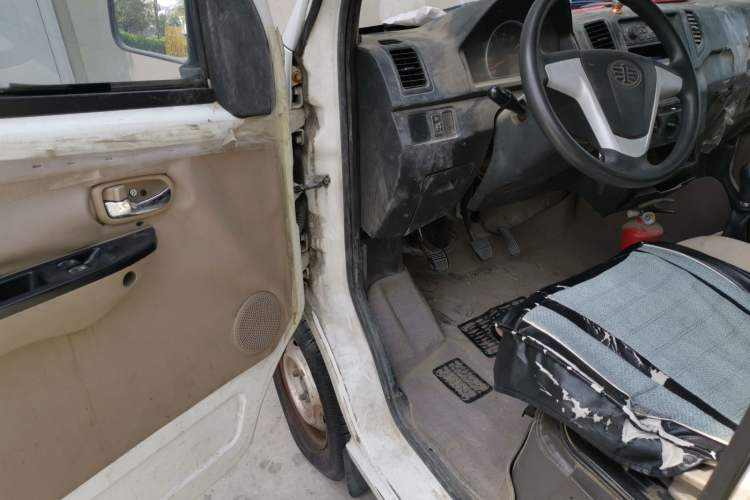 Used FAW Jiabao V75 2015 1.0L Standard Version DAM10AR Driver Seat