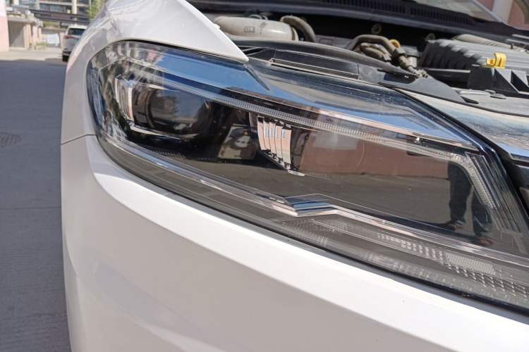 Used Volkswagen Lavida 2018 280TSI DSG Comfort Edition China V Standard Right Front Headlight