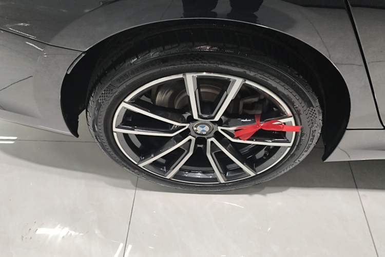 Used BMW 3 Series 2021 Second Facelift 320Li M Sport Package Right Rear Wheel Hub
