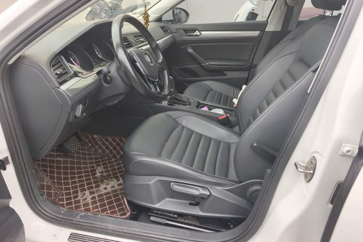 Used Volkswagen Lamando 2017 280TSI DSG Comfort Edition
