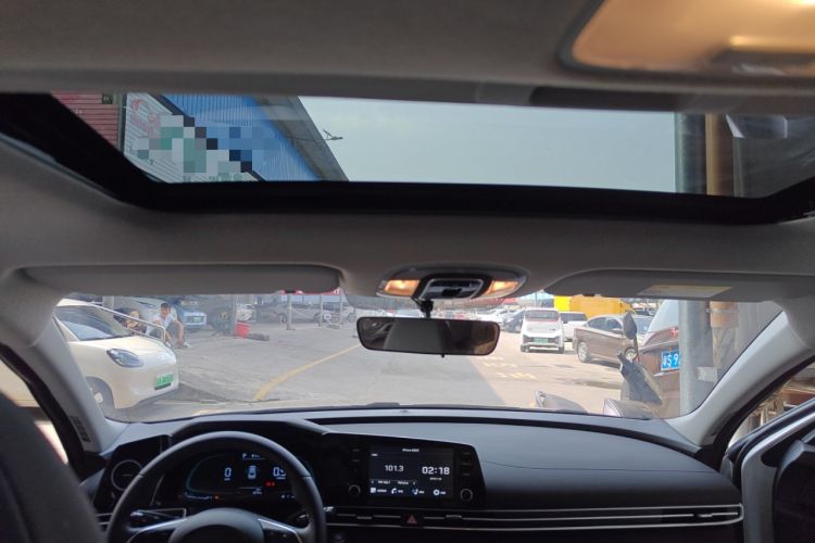 Used Hyundai Elantra 2023 1.5L CVT GLX Elite Edition Headliner