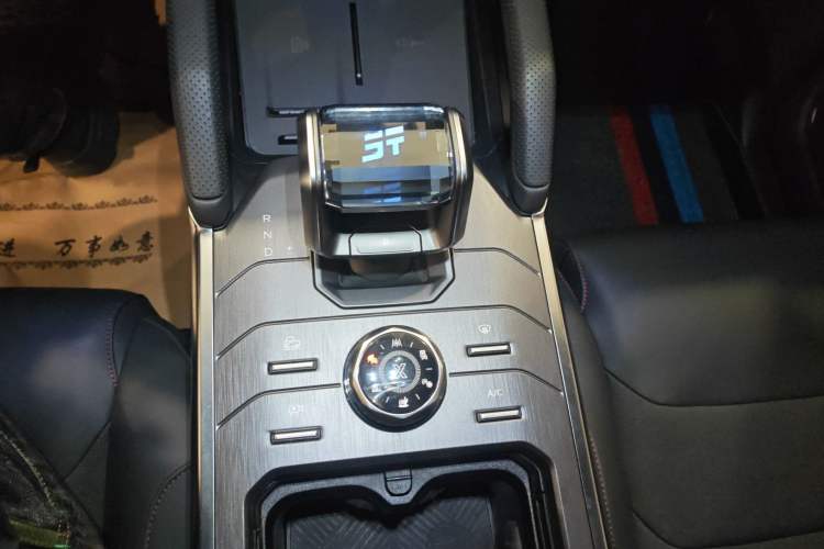 Used JETOUR Traveler 2023 2.0T All-Wheel Drive Conquer PRO