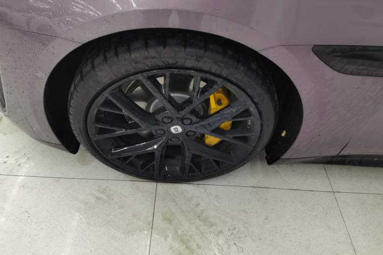 Used Xiaomi Auto SU7 2024 Four-Wheel Drive Ultra-Long Range Advanced Intelligent Driving Max Edition Exterior 4