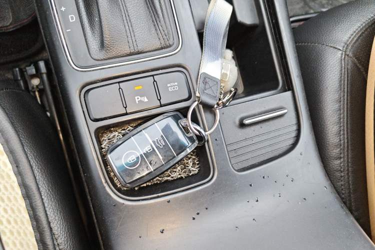 Used Kia Sorento 2013 2.2T 5-Seater Diesel Luxury Edition Vehicle Key