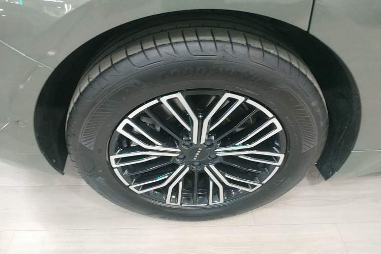 Used Zeekr 001 2025 WE Edition 100 kWh Rear-Wheel Drive
