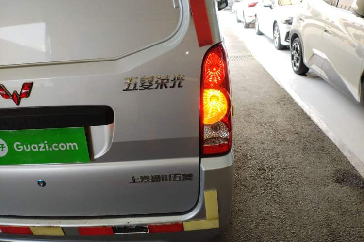 Used Wuling Rongguang 2019 1.5L Extended-Body Van Base Model with 2 Seats Right Rear Taillight