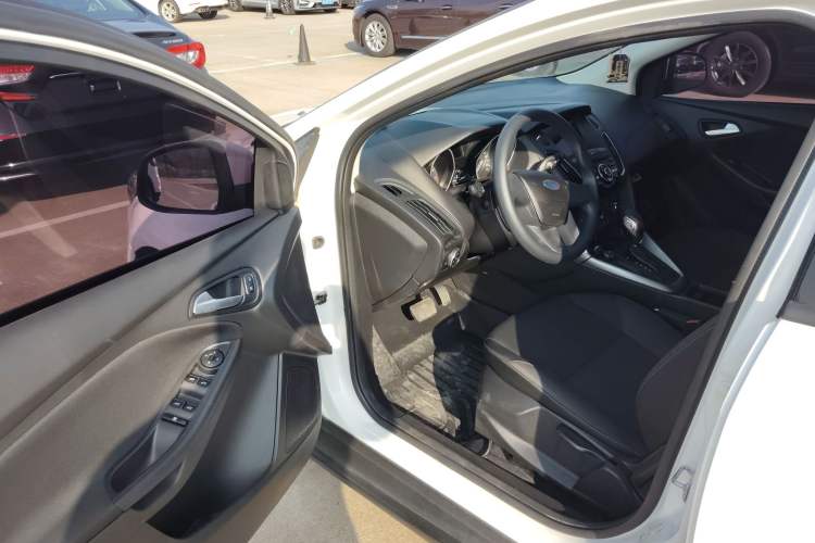 Used Ford Focus 2017 Hatchback 1.6L Automatic Comfort Plus SmartDrive Edition