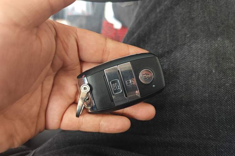 Used Kia KX Cross 2017 1.4L AT GLS Vehicle Key