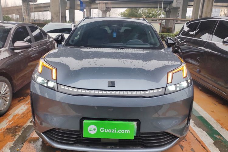 Used Lynk & Co 08 EM-P 2025 220 km All-Wheel-Drive Performance Halo