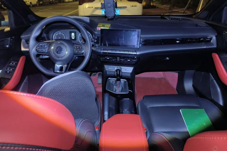 Used MG 5 2023 180 DVVT Manual Luxury Edition