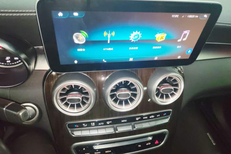 Used Mercedes-Benz GLC 2019 GLC 260 L 4MATIC Dynamic Model Audio And AC Panel