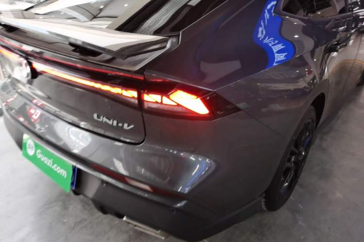 Used CHANGAN UNI-V 2024 1.5T Prestige Edition Right Rear Taillight