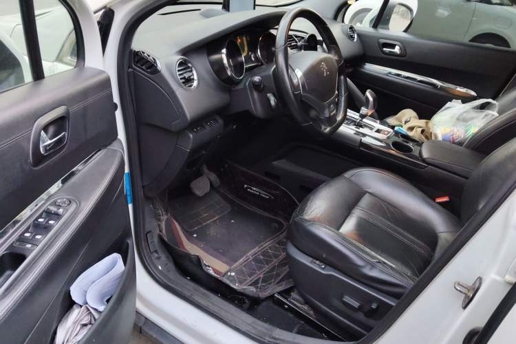 Used Peugeot 3008 2015 2.0L Automatic Trend Edition Driver Seat