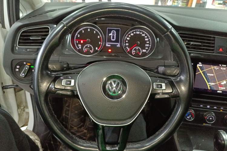 Used Volkswagen Golf 2020 Zhiai Edition 280TSI DSG Comfort Model Steering Wheel