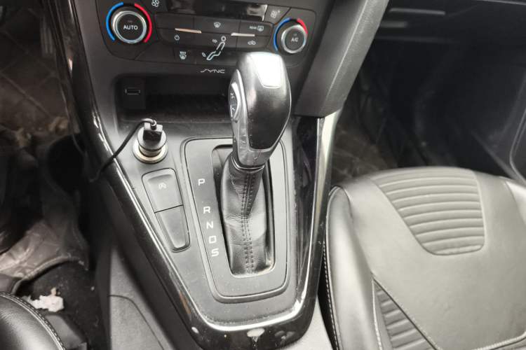 Used Ford Focus 2015 Hatchback EcoBoost 125 Automatic Supreme Style Edition
