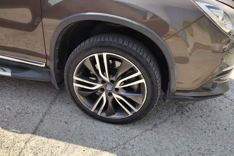 Used BYD Tang New Energy 2017 2.0T Tang 100 Right Front Wheel Hub
