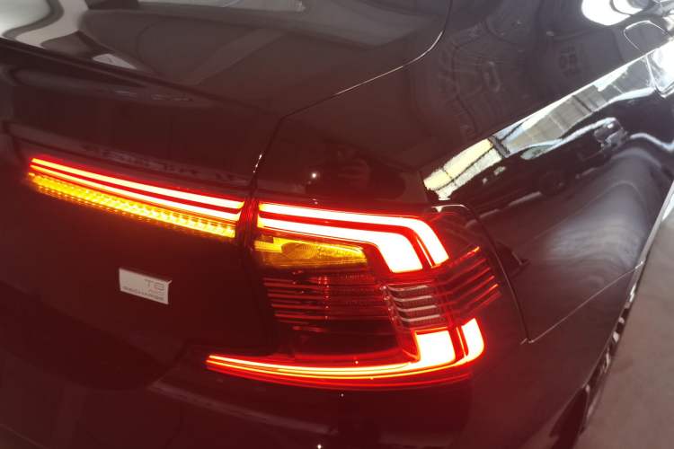 Used Volvo S90 New Energy 2024 Plug-in Hybrid Four-Wheel Drive Long-Range Zhiyi Luxury Edition