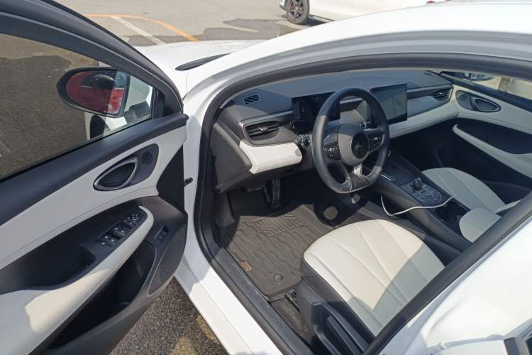 Used BYD Seal 05 DM-i 2025 DM-i Smart Drive 55KM Luxury Model Driver Seat