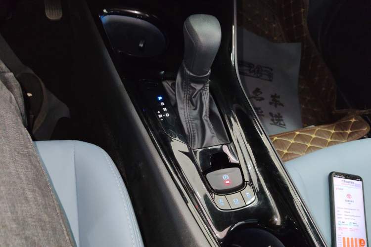 Used Toyota IZOA 2020 2.0L Yi Xiang CARE
