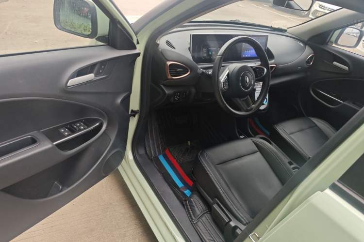 Used ORA White Cat 2022 Upgraded Model 305km Range Luxury Version Lithium-Ion Battery
