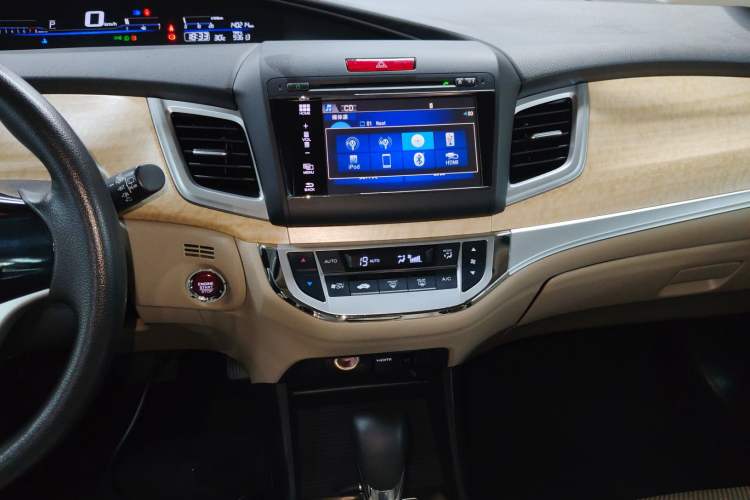 Used Honda Jade 2014 1.8L Automatic Comfort Elite Version 5 Seats Audio And AC Panel