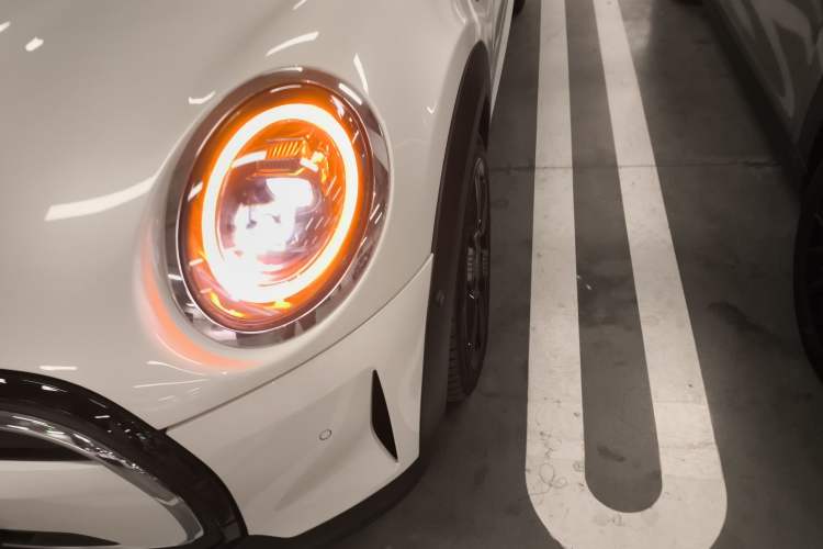 Used MINI MINI 2023 Updated 1.5T COOPER Artist
