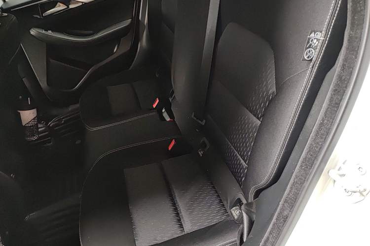 Used Infiniti QX30 2017 2.0T Four-Wheel Drive Fashion Edition Left Rear Seat