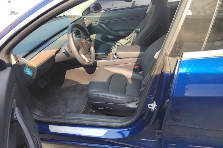 Used Tesla Model 3 2019 Long-Range Rear-Wheel-Drive Version
