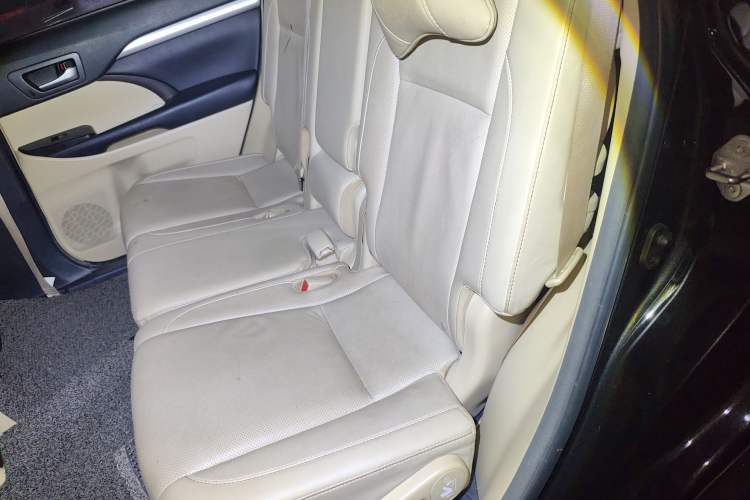 Used Toyota Highlander 2018 2.0T Four-Wheel Drive Luxury Edition 7 Seats China V Emission Standard