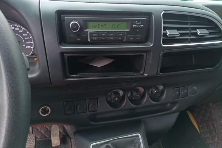 Used JMC Transit 2021 2.8T Space King Standard Version Short Wheelbase Mid-Height Roof 6-Seater Diesel Euro VI JX493
