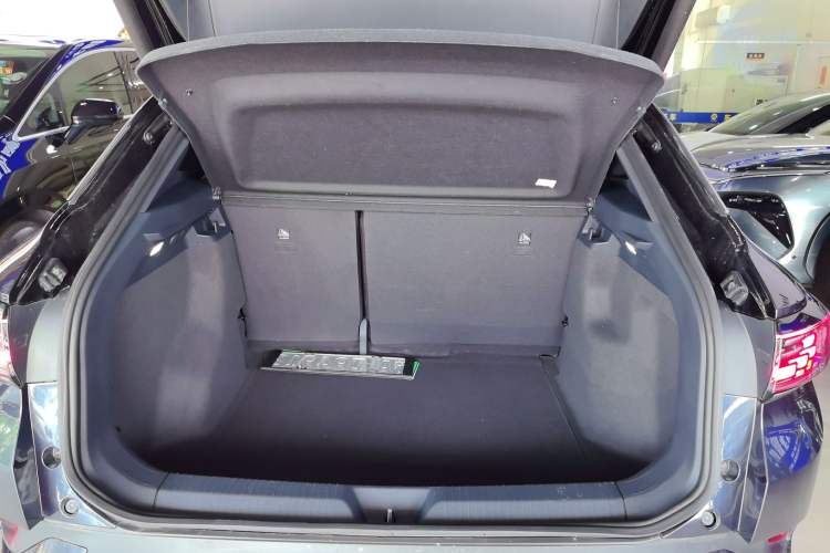 Used Volkswagen ID.4 CROZZ 2021 Long-Range Lite PRO Two-Wheel Drive Version