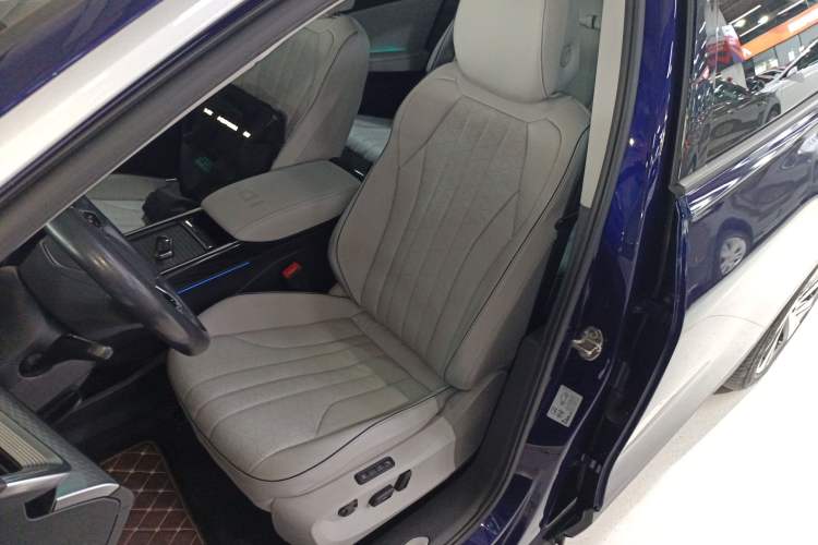 Used Volkswagen ID.6 X 2021 Pro Smart Long-Range Edition Left Front Seat