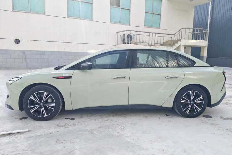 Used Hongqi EH7 2024 690 Pro

