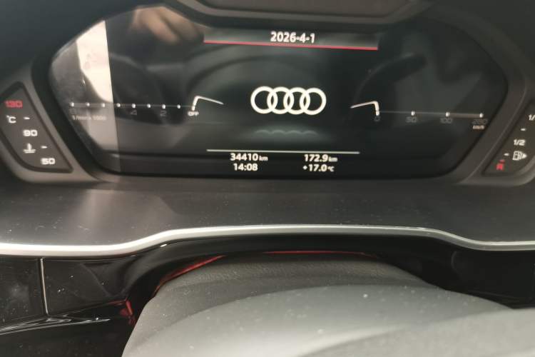 Used Audi Q3 2023 35 TFSI Fashion Dynamic Model (1.4T) Odometer Close Up