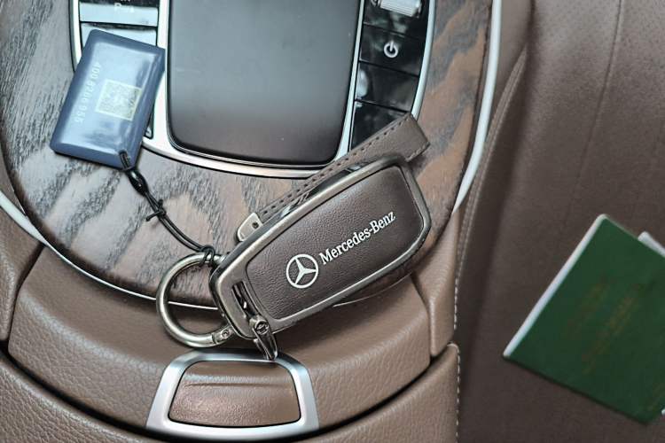 Used Mercedes-Benz E-Class 2019 Facelifted E 300 L Stylish Version Vehicle Key