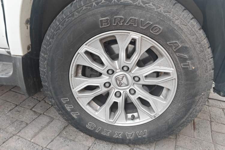 Used JMC Yusheng S350 2013 2.4T Automatic 2WD Diesel Luxury Edition 5 Seats Right Front Wheel Hub