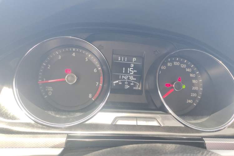 Used Volkswagen Bora 2017 1.6L Automatic Comfort Model Instrument Cluster