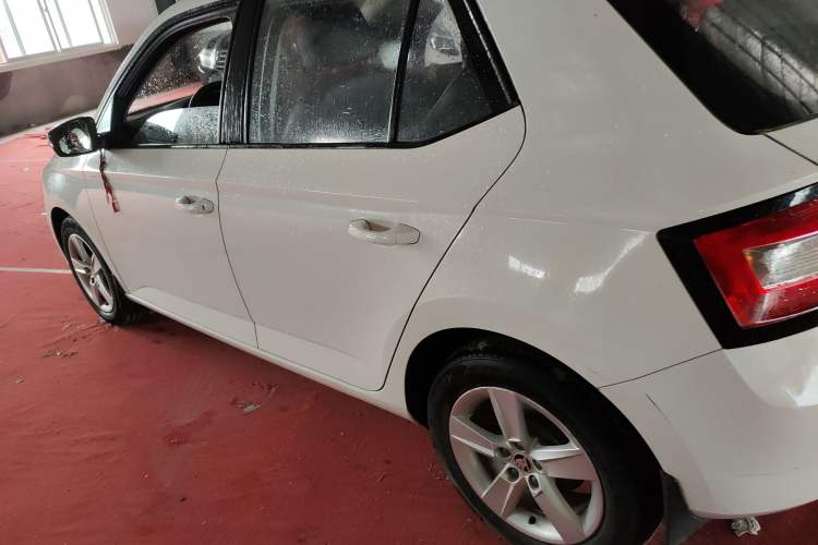 Used Skoda Fabia 2016 1.4L Automatic Car Enjoy Edition
