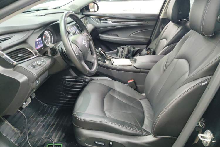 Used Buick LaCrosse 2019 28T Luxury Version Left Front Seat