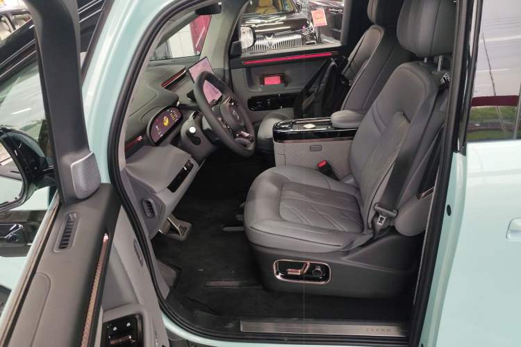 Used Zeekr MIX 2025 Intelligent Driving Version Driver Seat