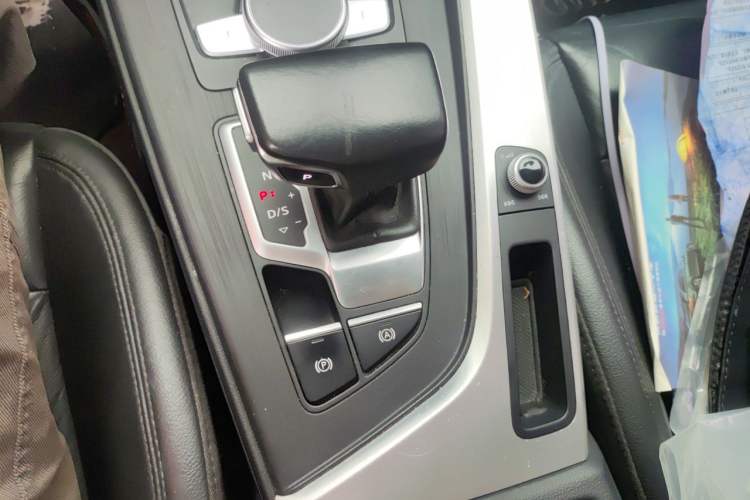 Used Audi A4L 2018 30th Anniversary Edition 40 TFSI Fashion Model