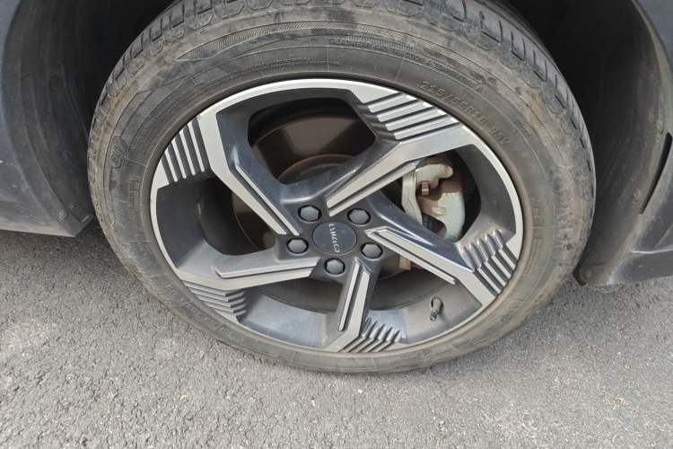 Used Lynk & Co 06 EM-P 2022 PHEV 84 km Range Pro Version Right Front Wheel Hub