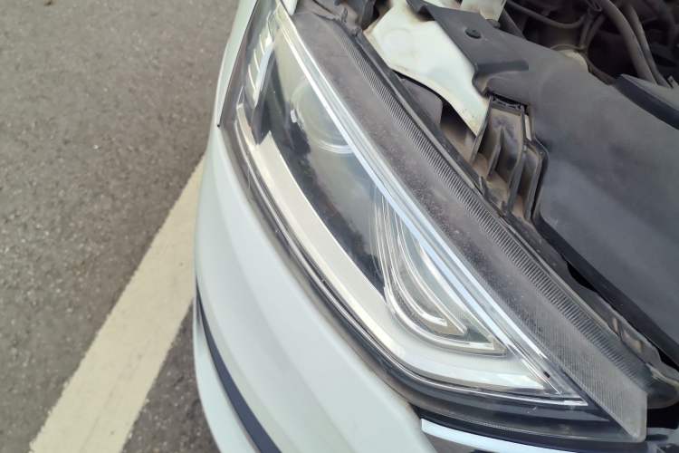 Used Zotye SR7 2016 1.5T CVT Cube Heart Edition China IV Standard
