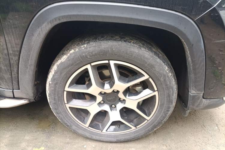 Used Jeep Grand Commander 2022 2.0T Two-Wheel Drive Luxury Version Right Front Wheel Hub