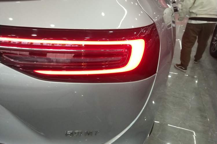 Used Hima AITO M7 2024 1.5T Intelligent Driving All-Wheel Drive Pro Version 5 Seats Ternary Lithium Battery
