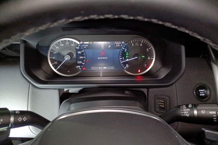 Used Land Rover Discovery 2023 Facelift 300PS S Instrument Cluster