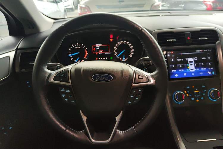 Used Ford Mondeo 2018 EcoBoost 180 Smart Control Fashion Model China VI Standard Steering Wheel