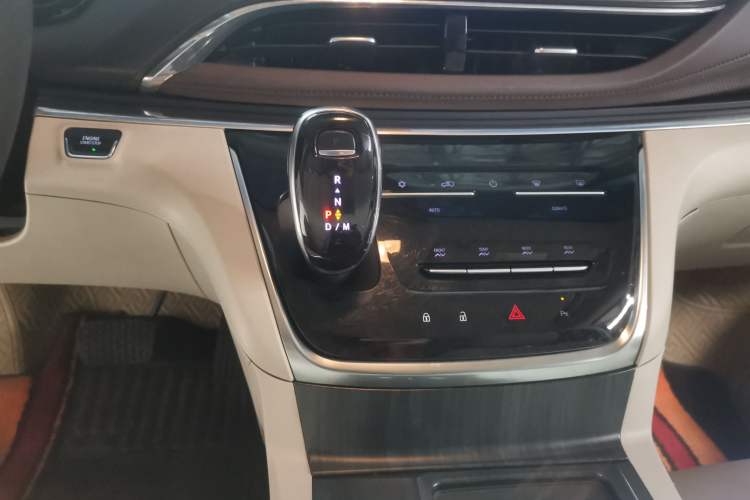 Used Buick GL8 2020 Land Cruiser Executive Class 652T Comfort Model
