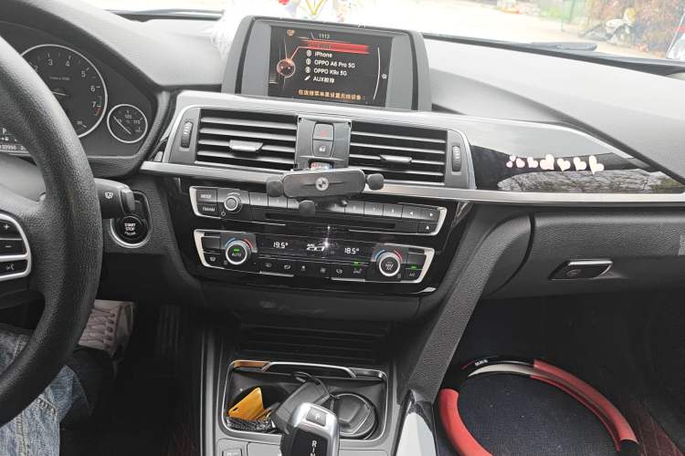 Used BMW 3 Series 2016 316i Fashion Model Audio And AC Panel